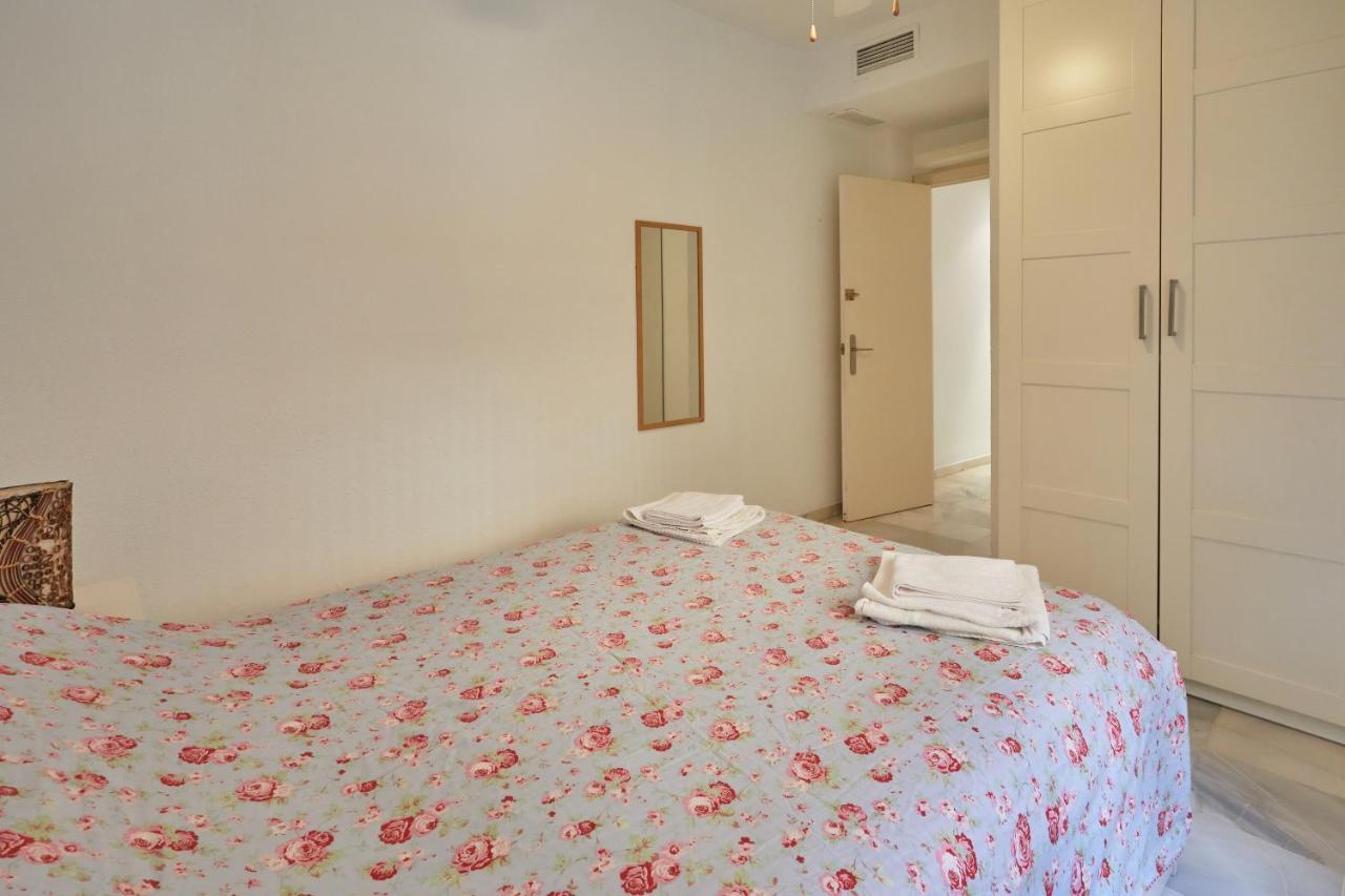 Two Bedrooms Leonor Davalos 2 Sevilla Bagian luar foto